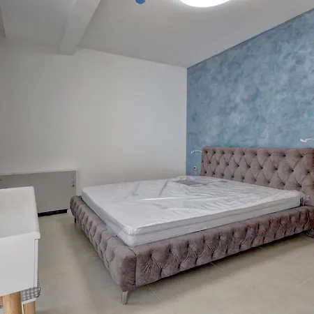 Apartman Luxury One Bedroom In *