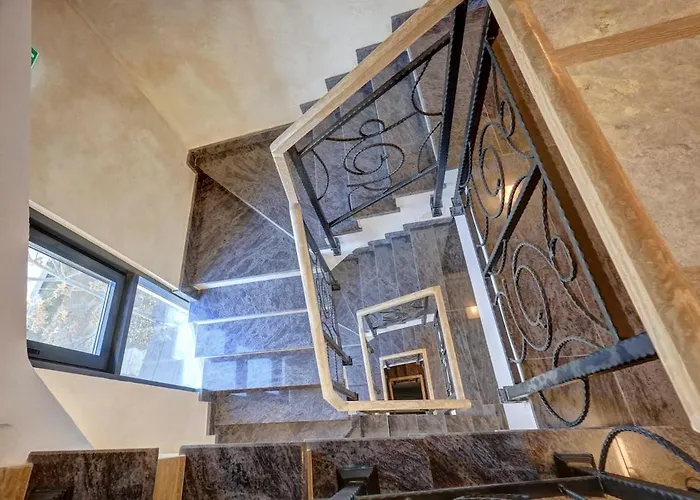 Luxury One Bedroom In