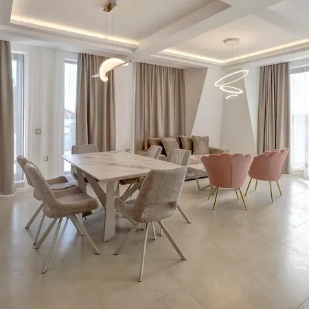 Luxury One Bedroom In וארנה